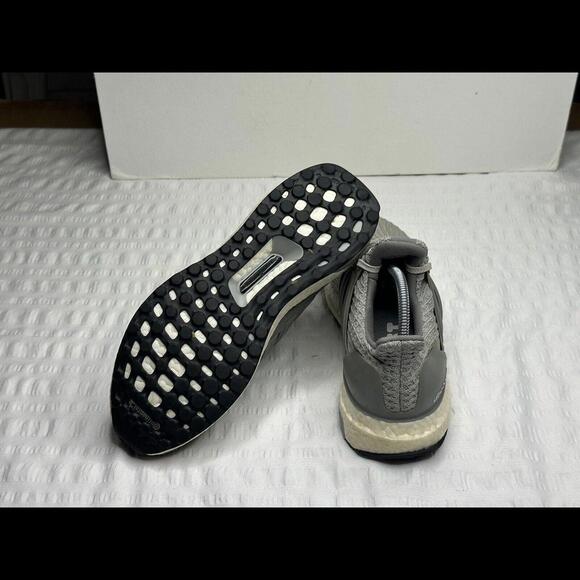 Adidas UltraBoost 4.0 Women's Size 8 Shoes Gray White Sneakers BB6150 - Picture 7 of 8